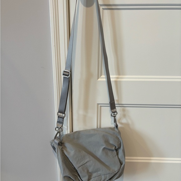 Lululemon All Festival crossbody - Picture 2 of 6